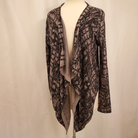 Kenneth Cole Sweaters - Kenneth Cole Abstract Print Cascade Cardigan EUC
